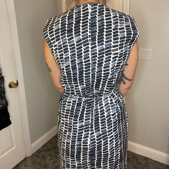 Kate Spade Saturday Sleeveless Dress Navy Blue and White with tie belt - Picture 8 of 11